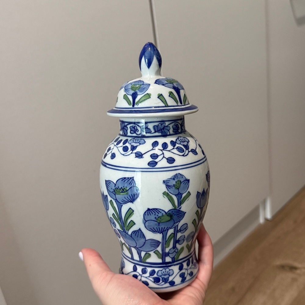 Small blue and green chinoiserie ginger jar